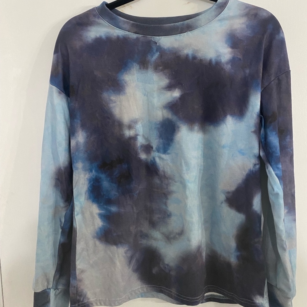 Ladies Small Tie-Dye Long Sleeve